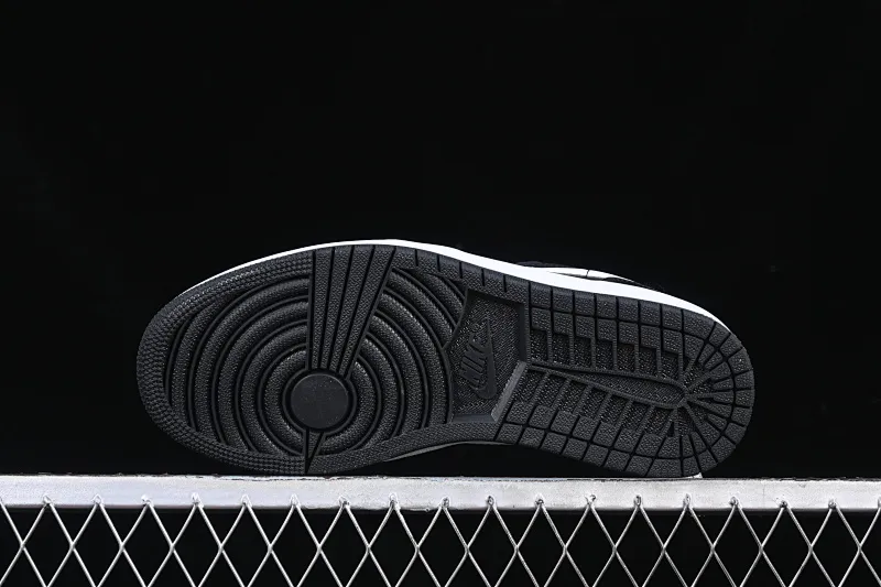 All categories Air Jordan Jordan series basketball shoes Air Jordan 1 Low Air Jordan 1 Low AJ1 Joe 1 black and white low-top retro basketball shoes 553558-043